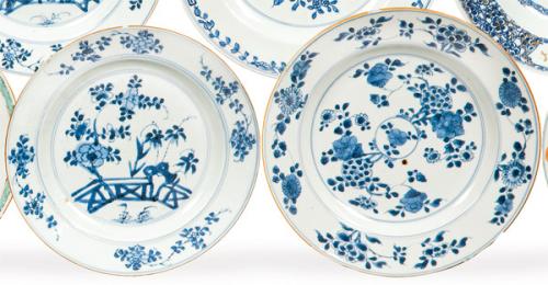 Pareja de platos de porcelana de Compañía de Indias, azul y blanco, Dinastía Qing, época de Qianlong (1736-95)