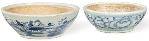  Dos cuencos de porcelana  china azul y blanco, Dinastía Qing S. XIX.