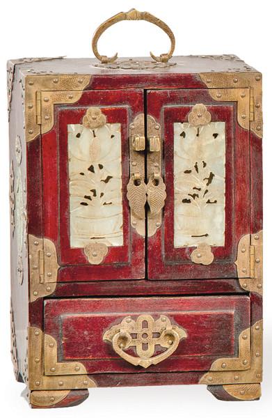 Cabinet de madera y jade, Chino pp. S. XX.