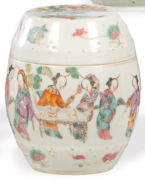  Bote de porcelana china con esmaltes polícromos, Dinastía Qing S. XIX.