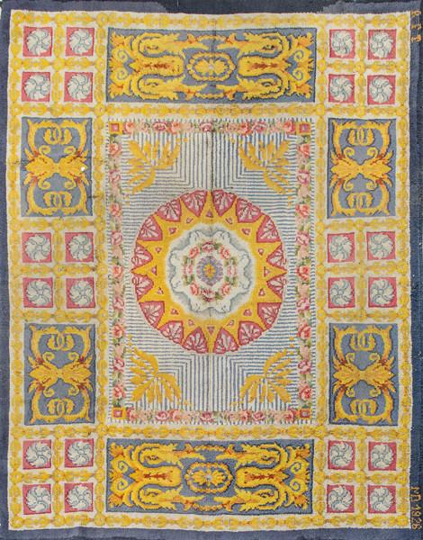 Alfombra  de la Real Fábrica de Tapices fechada den 1926