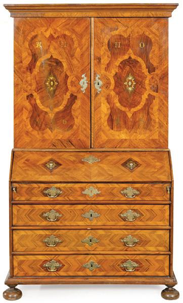 Bureau cabinet William and Mary