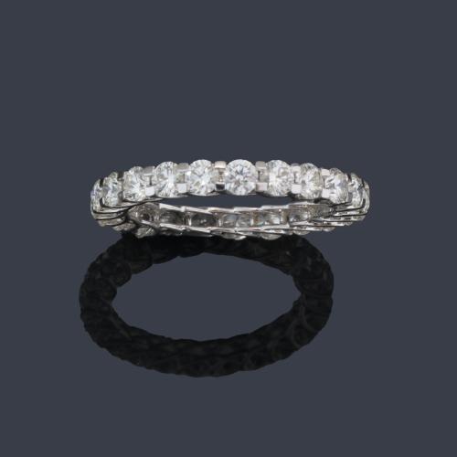  Alianza completa con brillantes de aprox. 2,00 ct en total.
