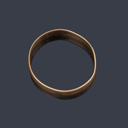 Alianza de oro amarillo de 18K.