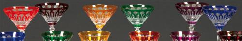Juego de seis copas de martini, de cristal de Bohemia esmaltado en diversos colores.