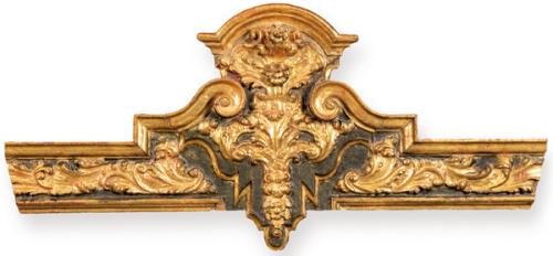 Copete de madera tallada, policromada y dorada, España S. XVII