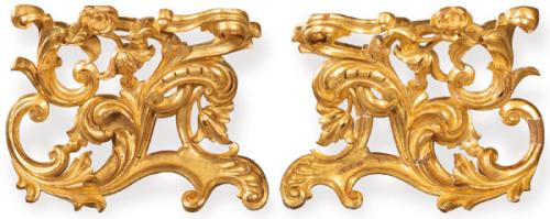 Pareja de paneles calados de madera tallada y dorada, España S. XVIII.