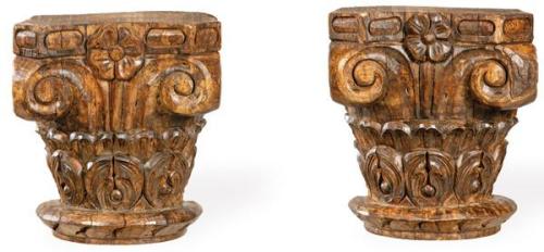  Pareja de capiteles para adosar de madera de nogal tallada, España S. XIX.