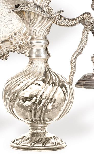 Jarra con tapa de plata española punzonada 1ª Ley.