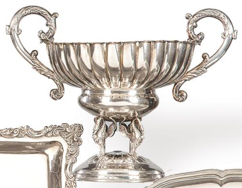 Centro de mesa de plata española punzonada 1ª Ley de Montejo con marca comercial de Pérez Fernández.