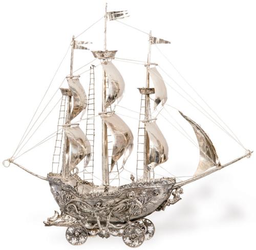 Barco de plata española sin punzonar.