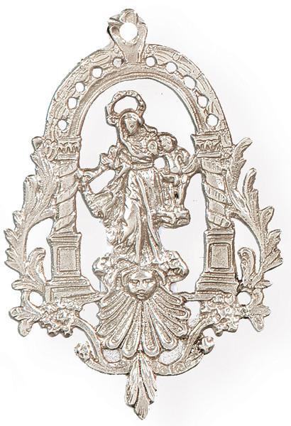  Medalla de plata española del orfebre Campoamor con representación de La Virgen con Niño.