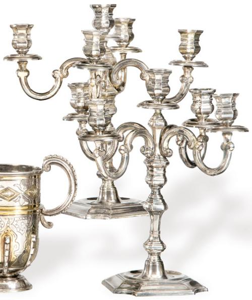 Pareja de candelabros de plata española punzonada 1ª Ley de Durán.