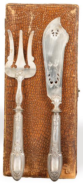 Tenedor y pala de servir dulce de plata francesa punzonada Ley 950 pp. S. XX.