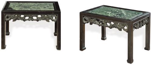 Pareja de mesas bajas auxiliares de Rafael García siguiendo modelos chinos del S. XIX en madera lacada en negro y tapas de mármol verde.