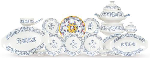 Vajilla de porcelana “Laxeiro”. Serie limitada (721/2000) Castro Sargadelos, diseñada por el maestro gallego José Otero Abeledo “Laxeiro” para Cerámicas do Castro, Sada