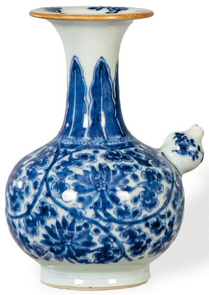 Kendi de porcelana china azul y blanco Dinastía Qing S. XVIII