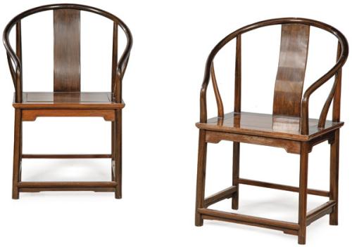 Pareja de sillones  de madera de ahonholi, con respaldo en herradura denominado ”Luo Quan Yi”  China Dinastía Qing, principios siglo XX.