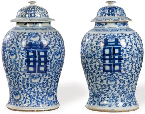 Pareja de tibores de porcelana china azul y blanco, Dinastía Qing S. XIX