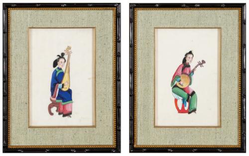 "Mujer Tocando la Pipa" y "Mujer Tocando el Zhong ruan" pareja de papeles de arroz pintados al gouche, China, Dinastía Qing S. XIX.