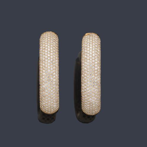 Criollas con pavé de brillantes de aprox. 5,40 ct en total.