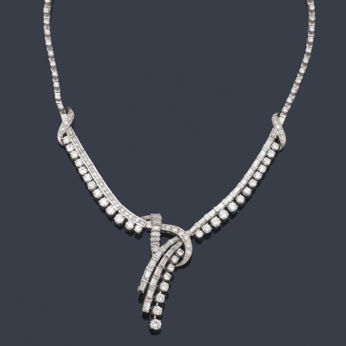 Collar años '60 con diamantes talla brillante y baguette de aprox. 13,25 ct en total.