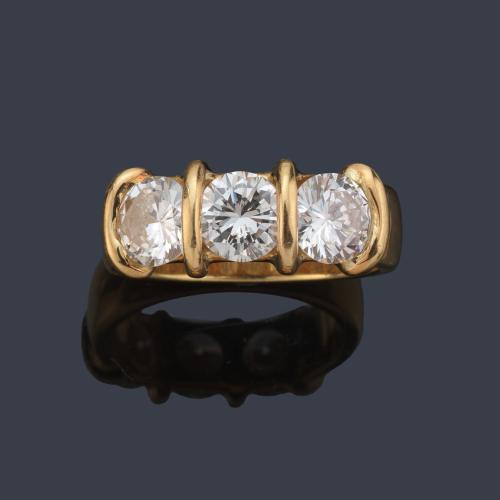 Tresillo con tres brillantes de 1,00 ct - 1,01- 1,02 ct respectivamente. Certificado Bernard Fahrni.