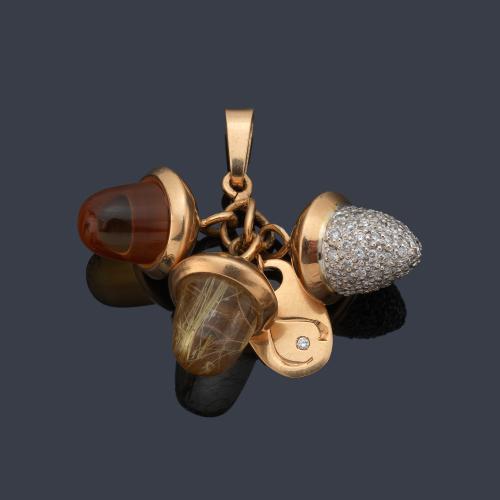 Colgante con tres bellotas con cuarzo rutilado, cuarzo citrino y en pavé de brillantes.