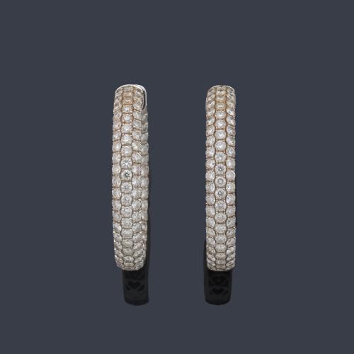 Criollas con pavé de brillantes de aprox. 5,20 ct en total.