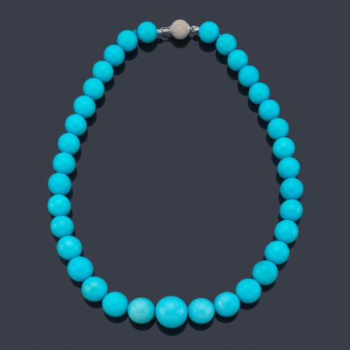 Collar con turquesas en cuentas esféricas 'Sleeping Beauty' con cierre en oro blanco de 18K.
