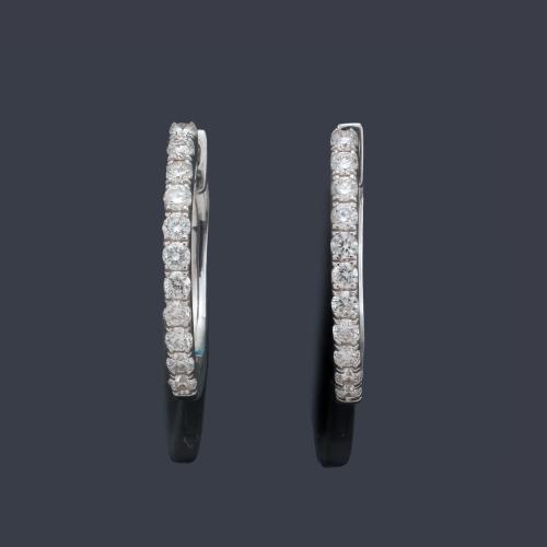 Criollas con banda de brillantitos de aprox. 0,32 ct en total.