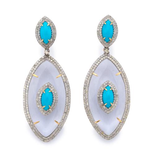 Pendientes largos con diseño de 'navette' realizado en cristal de roca con brillantes de aprox. 2,21 ct en total y turquesas talla cabujón de 5,22 ct en total.