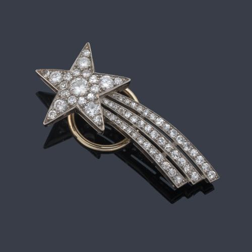 Broche de solapa con diseño de estrella fugaz con diamantes talla antigua y 8/8 de aprox. 1,15 ct en total.