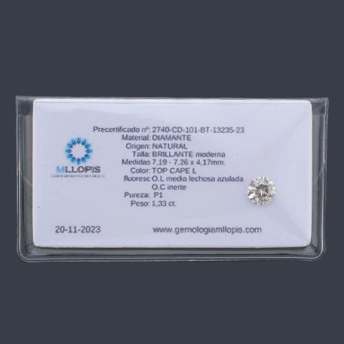 Blíster con brillante de 1,33 ct con certificado.