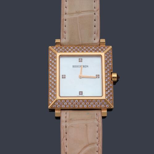  BOUCHERON La Carré de señora con caja en oro rosa de 18 K y diamantes fancy color rosa.