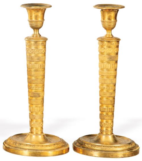 Pareja de candeleros de bronce dorado, Carlos X, Francia h. 1820.