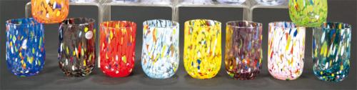 Juego de diez vasos de cristal de Murano con manchas de diversos colores.