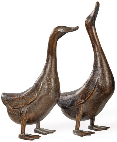 Pareja de ocas de madera tallada S. XX