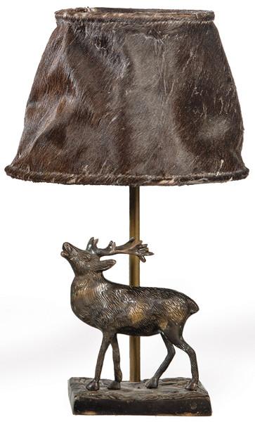 Lámpara de mesa con base en forma de ciervo berreando en bronce patinado S. XX.
