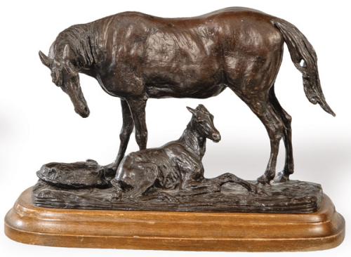 "Yegua con Potro" en bronce patinado S. XX.