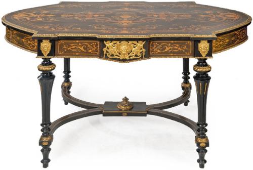Mesa de centro Napoleón III, estilo Luis XVI en madera ebonizada, con marquetería clásica de maderas finas y latón, con monturas de bronce dorado.