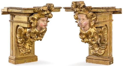  Pareja de ménsulas de madera tallada, policromada y dorada, España S. XVII.