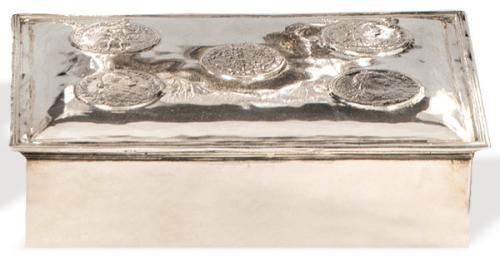 Caja de tabaco de plata española punzonada 1ª Ley de Campoamor con marca comercial y etiqueta de López.