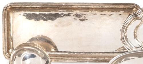 Bandeja rectangular alargada de plata española punzonada 1ª Ley de López.