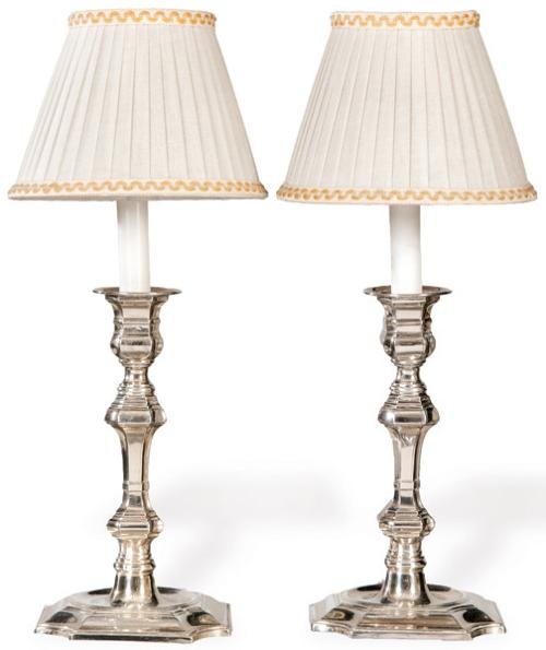 Pareja de lámparas de mesa realizadas con candeleros de plata española punzonados 1ª Ley de Durán.