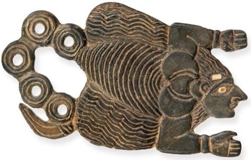  Idolo persia bactriano en piedra tallada y grabada en forma de escorpión, Cultura Jiroft Persia 3100 al 2000 a.C.