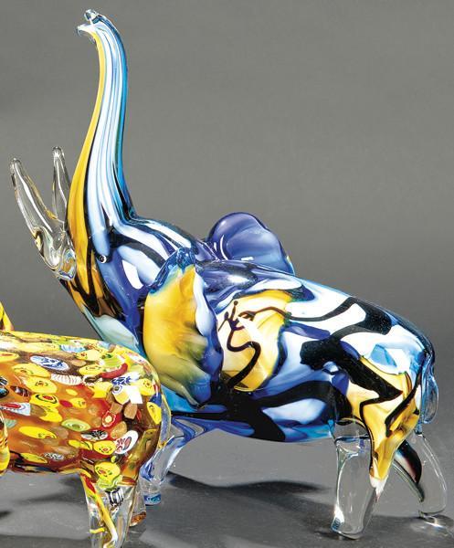  Elefante de cristal de Murano con colores azules y cremas.