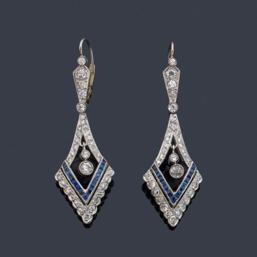  Pendientes largos con brillantes de aprox. 2,10 ct en total y zafiros calibrados de aprox. 1,10 ct en total.