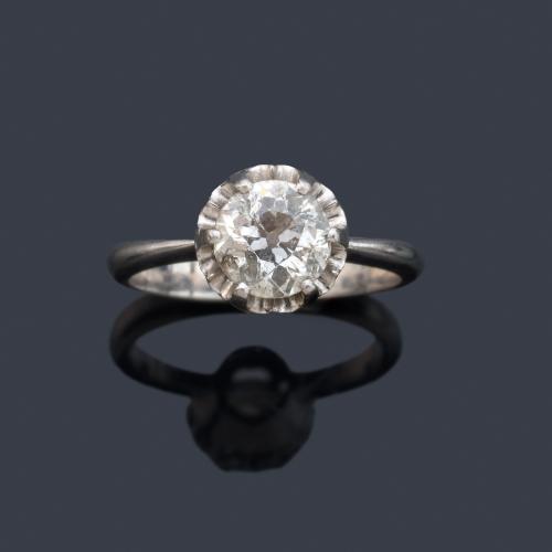  Anillo con diamante talla antigua de aprox. 1,20 ct en montura de oro blanco de 18K.