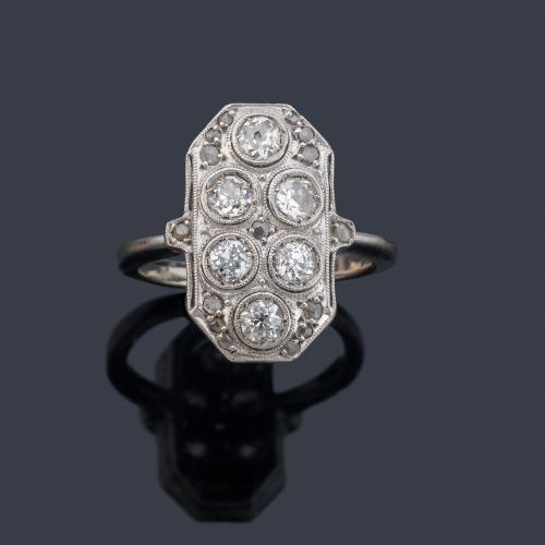 Anillo lanzadera con seis diamantes talla antigua de aprox. 1,15 ct en total.